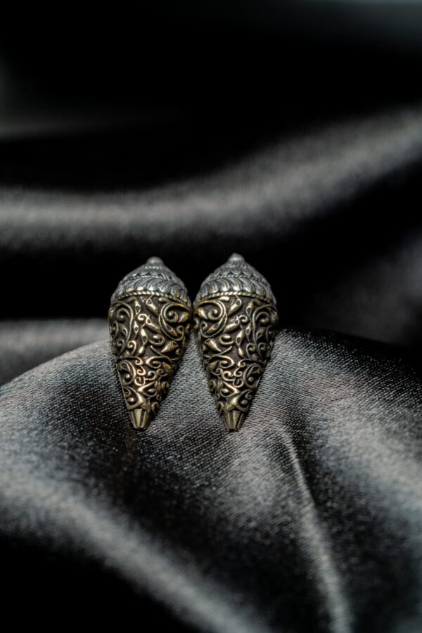 Shankh Studs