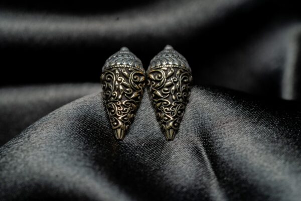Shankh Studs