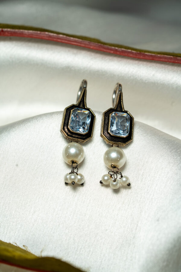 Noor Mini Pearl Drops