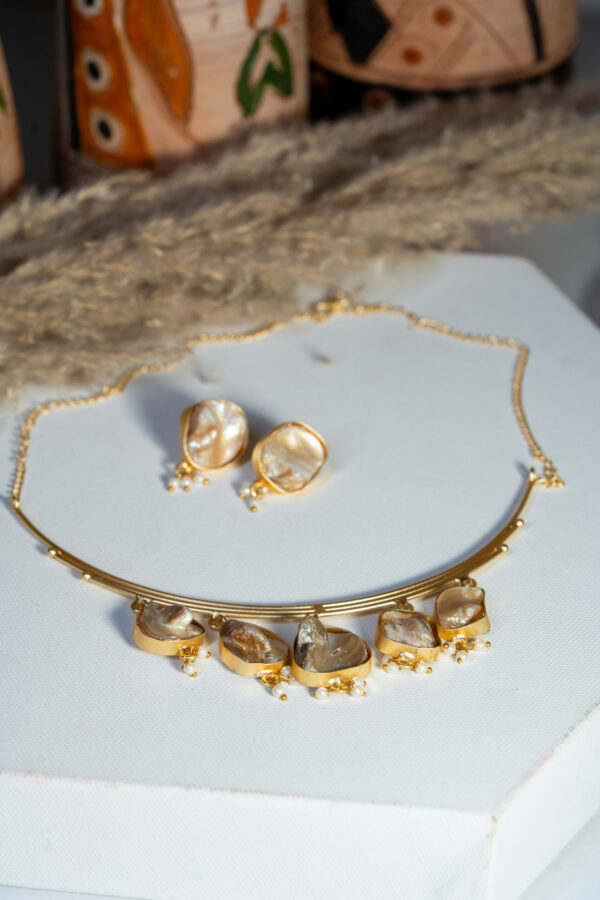 Aahana Baroque Pearl Set