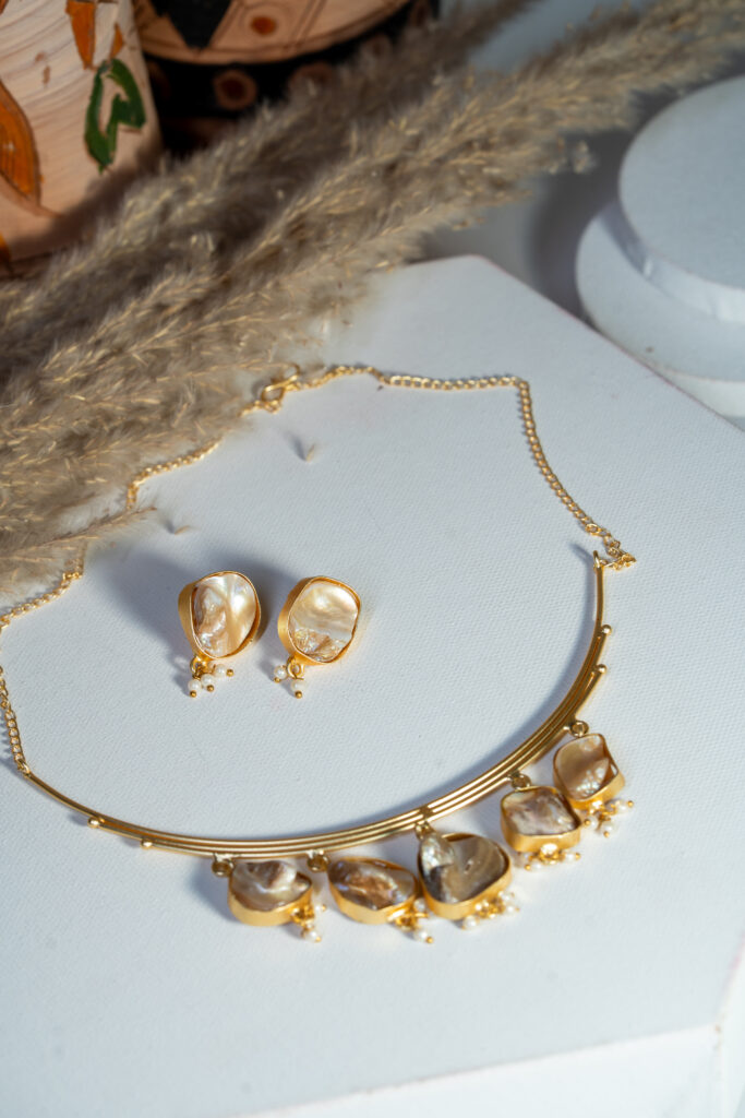 Aahana Baroque Pearl Set