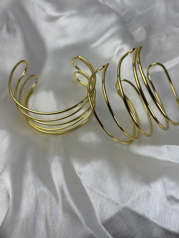 Reya Wave Cuff