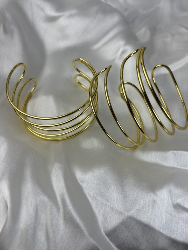 Reya wave Cuff