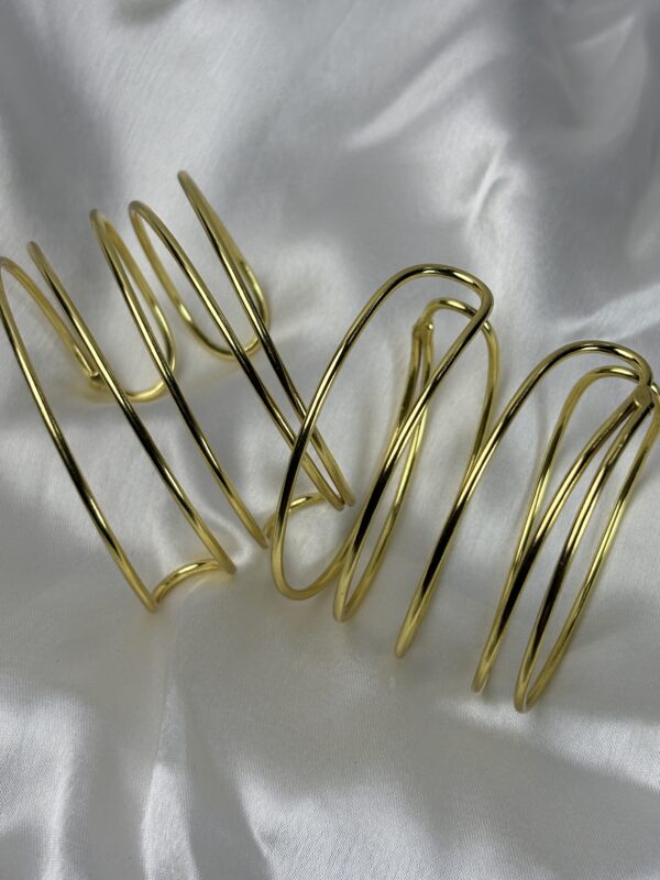 Reya wave Cuff