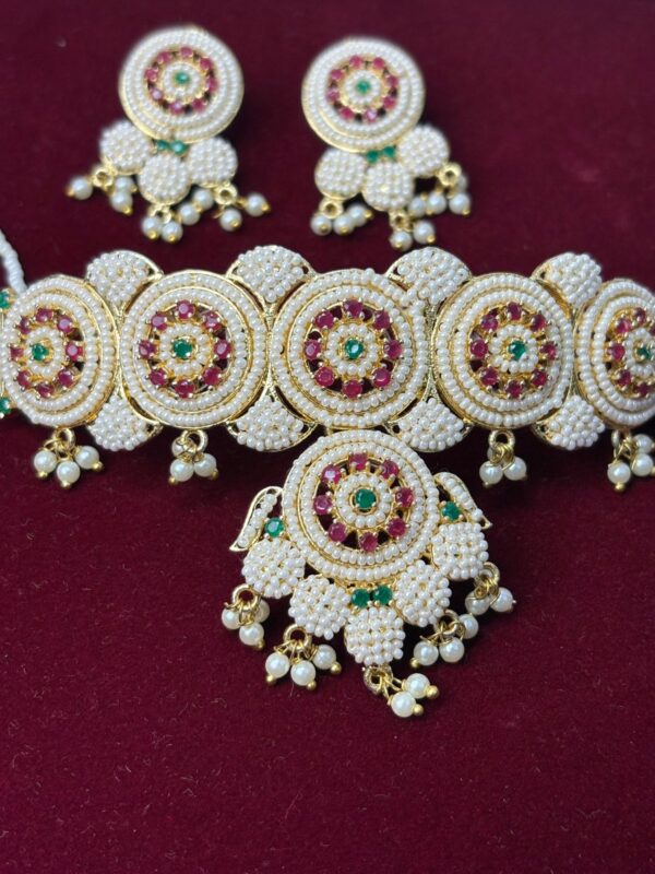 Rajsheela Moti Chakar Haar