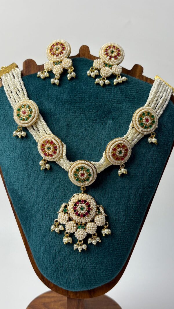 Regal Chakra Moti Haar