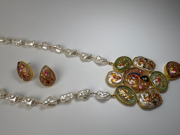 Rangrez Meena Pearl Set