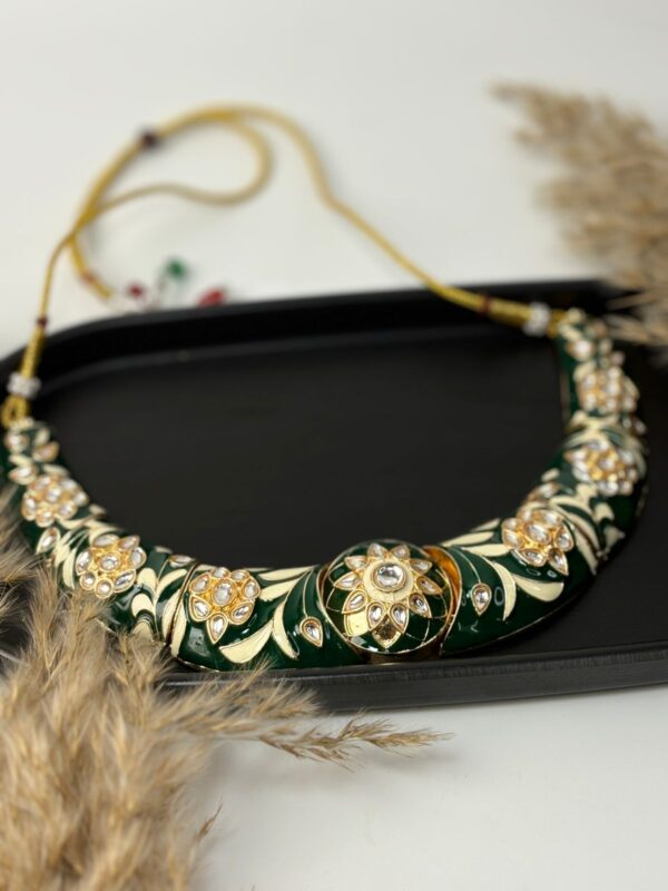 Regal Meena Bloom Set
