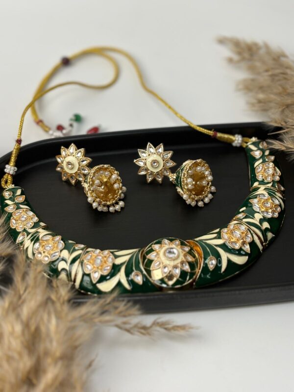 Regal Meena Bloom Set