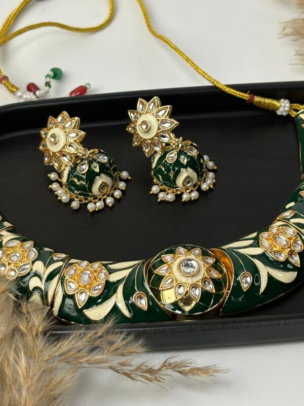 Regal Meena Bloom Set