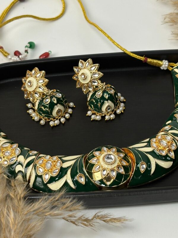 Regal Meena Bloom Set