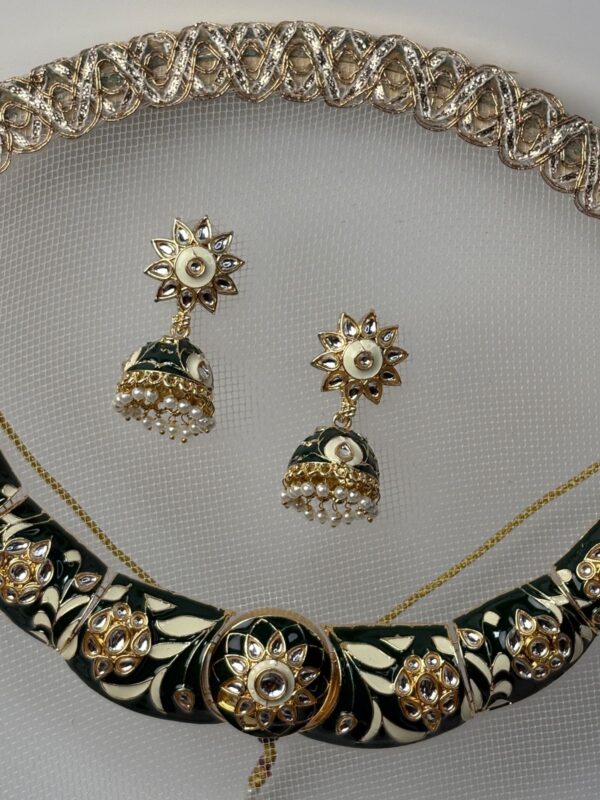 Regal Meena Bloom Set