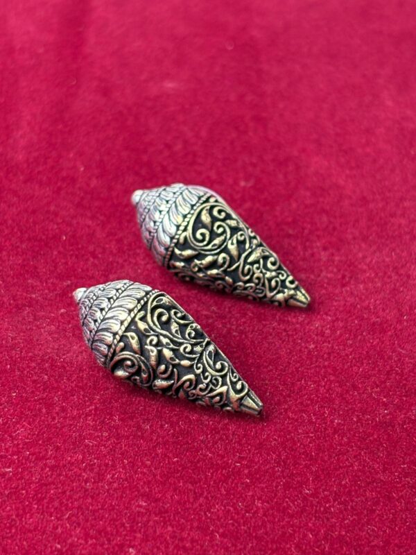 Shankh Studs