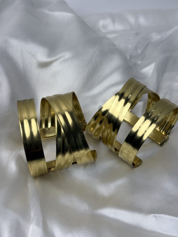 Naaira Bar Cuff