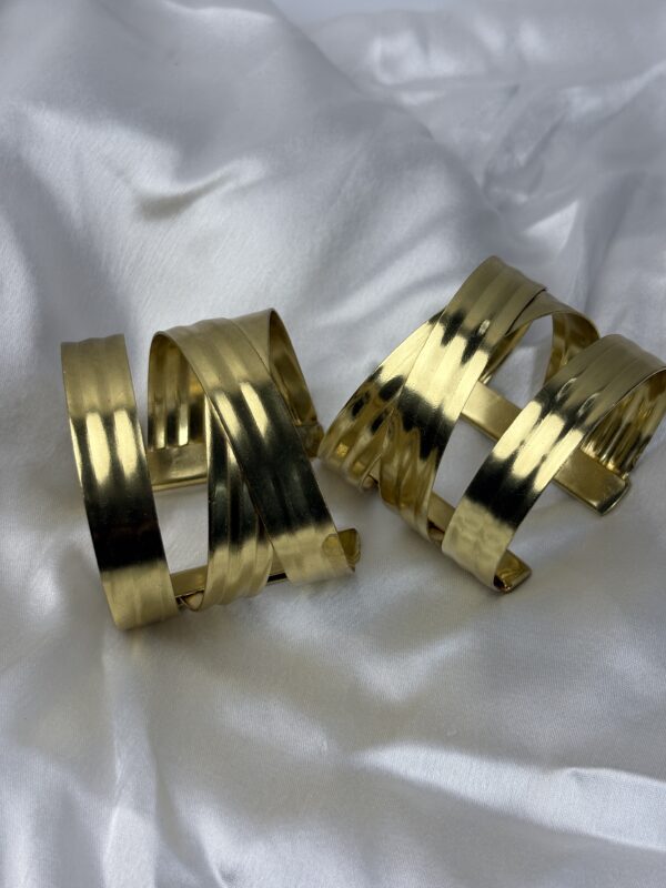 Naaira Bar Cuff